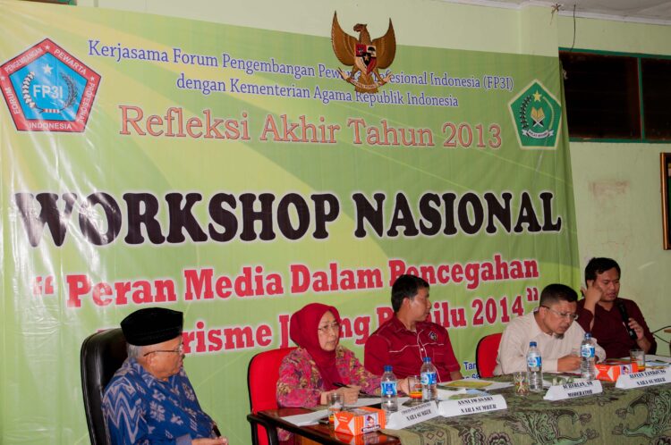 Peran Media Dalam Pencegahan Terorisme Jelang Pemilu 2014