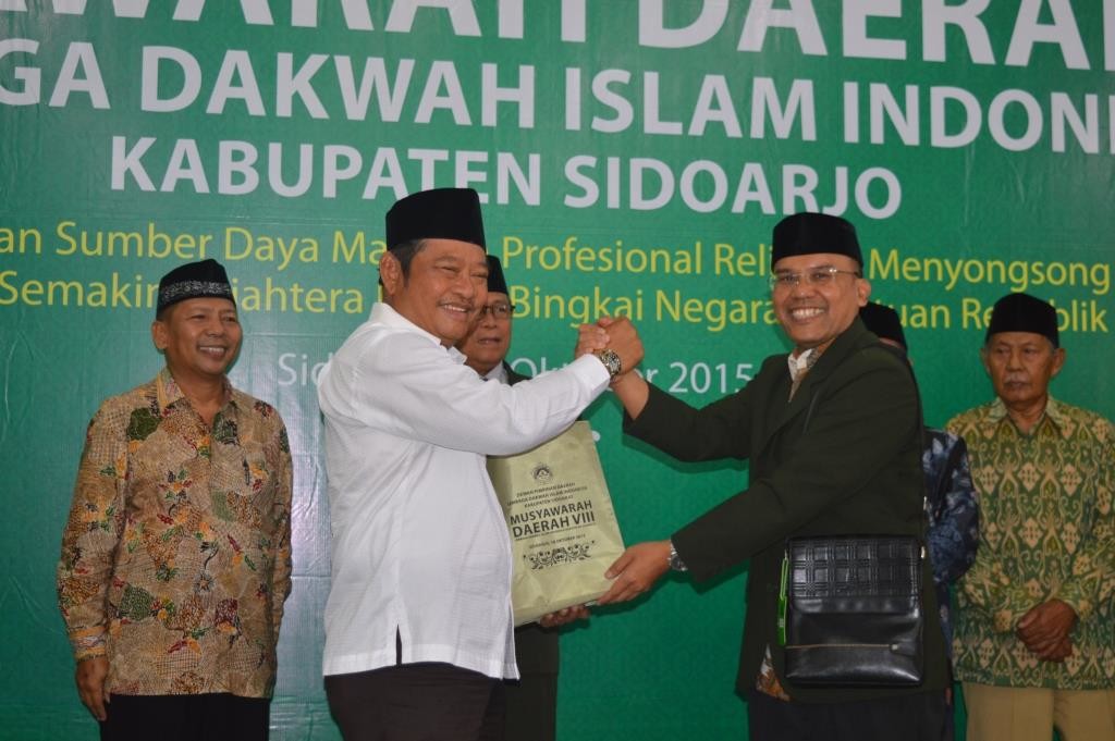 abah saiful bersama Roni Romandhawira, ketua DPD LDII Sidoarjo