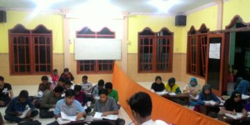 Ngaji dan Nonton Film Dokumenter di Akhir Tahun