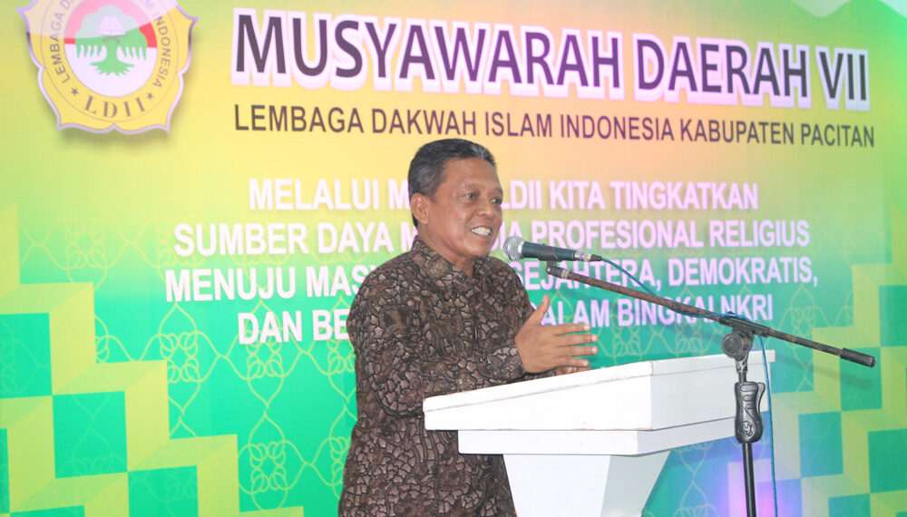 Bupati Kabupaten Pacitan, Drs. H. Indartato, MM., membuka Musyawarah Daerah (Musda) VII Lembaga Dakwah Islam Indonesia (LDII) Kabupaten Pacitan yang diselenggarakan di Gedung PLUT-KUMKM, Pacitan, Minggu (14/2/2016).