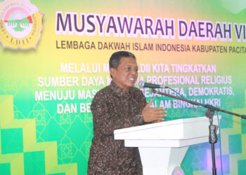 Bupati Kabupaten Pacitan, Drs. H. Indartato, MM., membuka Musyawarah Daerah (Musda) VII Lembaga Dakwah Islam Indonesia (LDII) Kabupaten Pacitan yang diselenggarakan di Gedung PLUT-KUMKM, Pacitan, Minggu (14/2/2016).