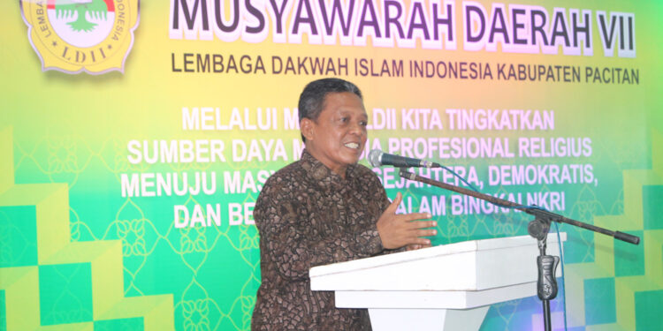 Bupati Kabupaten Pacitan, Drs. H. Indartato, MM., membuka Musyawarah Daerah (Musda) VII Lembaga Dakwah Islam Indonesia (LDII) Kabupaten Pacitan yang diselenggarakan di Gedung PLUT-KUMKM, Pacitan, Minggu (14/2/2016).