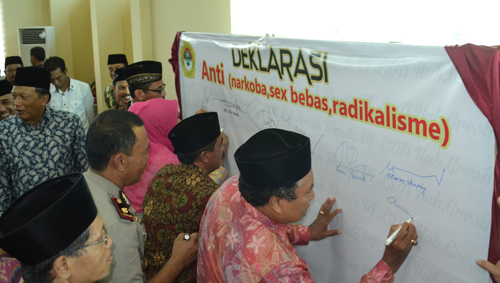 Deklarasi anti narkoba, seks bebas dan radikalisme pada Musda VI LDII Kabupaten Gresik, Sabtu (26/3/2016).