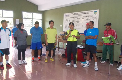 Ketua-LDII-Kediri-Tenis-Bersama-Muspida