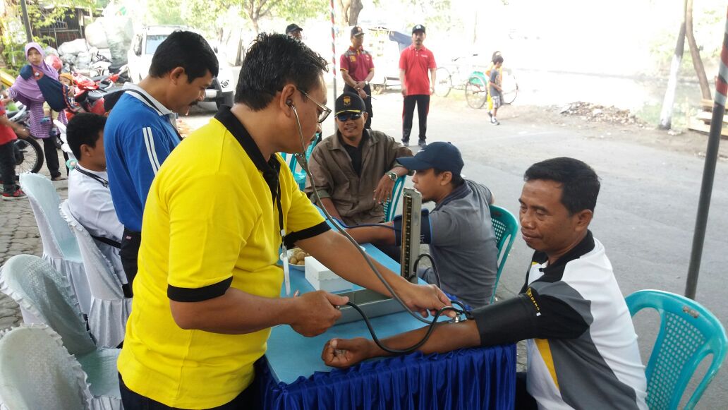 Cek medis gartis di acara jalan sehat HUT ke-71 Kemerdekaan RI.