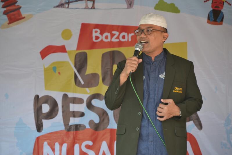 Ketua DPD LDII Kabupaten Sidoarjo, Ir. H. Rony Romandhawira saat memberi sambutan pada Bazar Pemuda