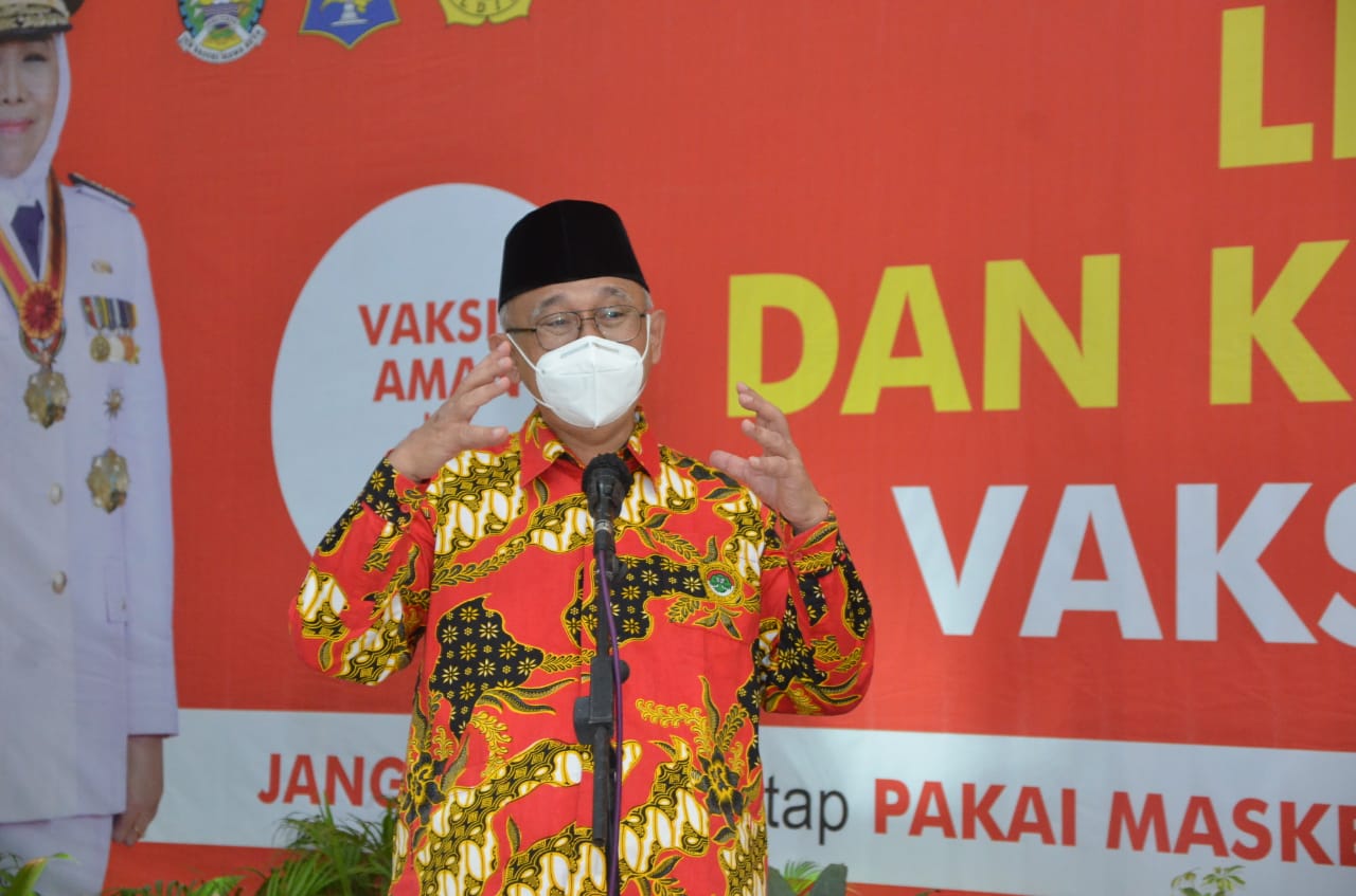 Ketua DPP LDII KH Chriswanto Santoso saat menghadiri vaksinasi 1.000 dosis di Ponpes Sabilurrosyidin Annur, Gayungan, Surabaya, 21 Agustus 2021. Dok: Lines Jatim.