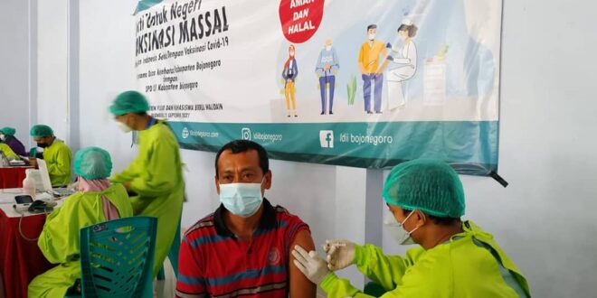 Pelaksanaan Vaksinasi LDII Bojonegoro bekerjasama dengan Dinas Kesehatan, Sabtu (25/9).
