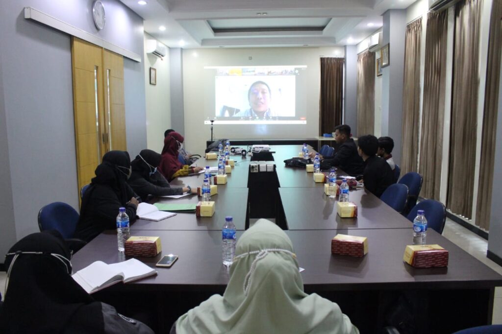 Peserta jurnalistik DPP LDII di Studio DPW LDII Jatim. Dok: Lines Jatim.