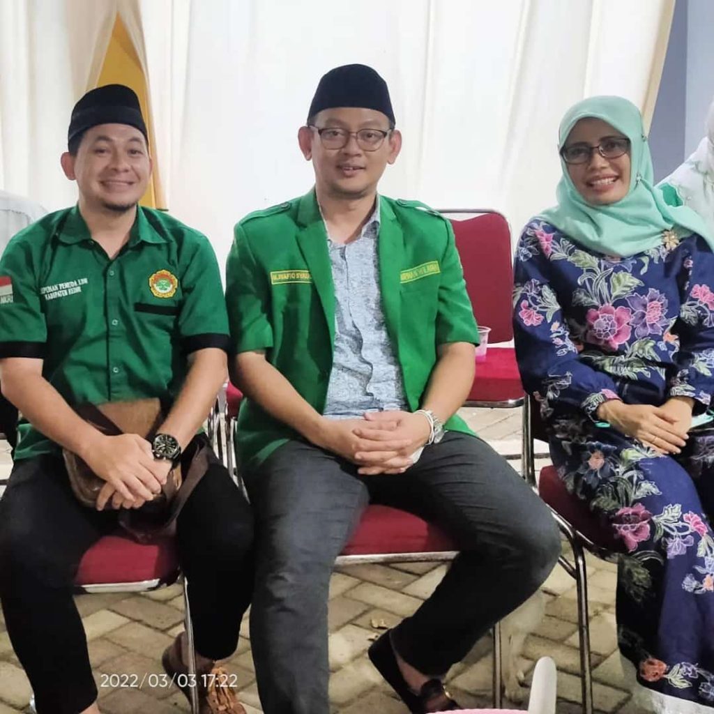 Kiri-kanan: Anggota HIMDA LDII Kediri, Dony Prayogo; Ketua GP Ansor Jawa Timur, H.M Syafiq Sauqi, Lc; Wakil Bupati Kediri, Dewi Maria Ulfa. Dok: Lines Kediri.