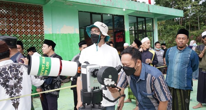 DPP LDII mengikuti pengamatan rukyatul hilal di Sukabumi bersama BMKG dan Kakemenag Sukabumi. Dok: LINES.