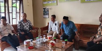 Pengurus Ponpes Pondok Blawe dan Ketua PC LDII PC Purwoasri menerima kunjungan Forpimcam, 14 Mei 2022. Dok: Tim Ponpes Pondok Blawe.