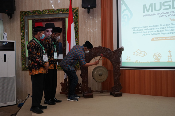 Wakil Wali Heroe Poerwadi membuka Musda VII LDII Yogyakarta. Dok: Kontributor KIM Yogyakarta.
