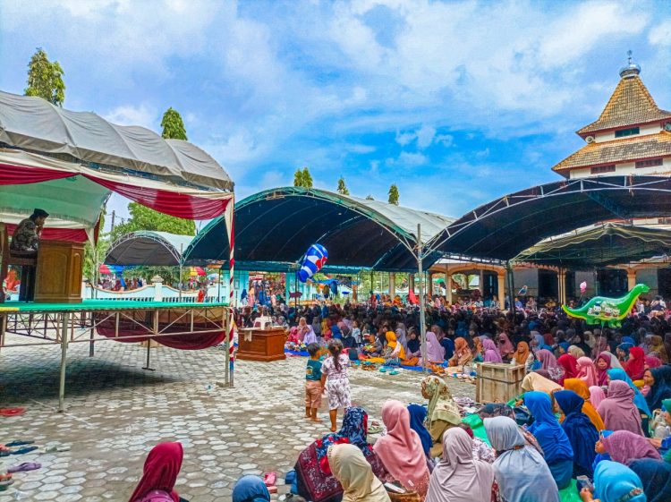 Warga LDII Bojonegoro memanfaatkan bulan Syawal sebagai ajang silaturahim, 22 Mei 2022. Dok: Kontributor KIM Bononegoro.