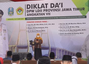 Gubernur Khofifah saat memberikan pengarahan peserta diklat dai LDII Jawa Timurdi Ponpes Sabilurrosyidn Annur, Surabaya, 19 Juni 2022. Dok: KIM LDII Jatim.