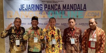 Lima Anggota JPM Kabupaten Gresik saat menjadi peserta dalam penguatan pembinaan ideologi pancasila JPM Provinsi Jawa Timur yang diadakan oleh BPIP, Rabu (24/7). Dok: bangsaonline.com