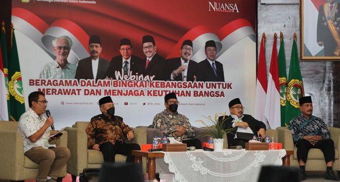 Webinar Kebangsaan menghadirkan Wakil Menteri Agama Zainut Tauhid sebagai pembicara kunci, Lukman Hakim Saifuddin, Ketua PBNU KH. Ahmad Fachrur Rozi, Ketua PP Muhammadiyah KH Syafiq Al Mughni, Romo Franz Magnis Suseno, dan Ketua DPP LDII Singgih Tri Sulistyono. Foto: LINES.