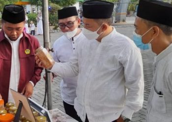 Pameran UMKM di halaman Pendopo Kabupaten Lamongan, Jumat (29/7). Dok: LDII Lamongan.