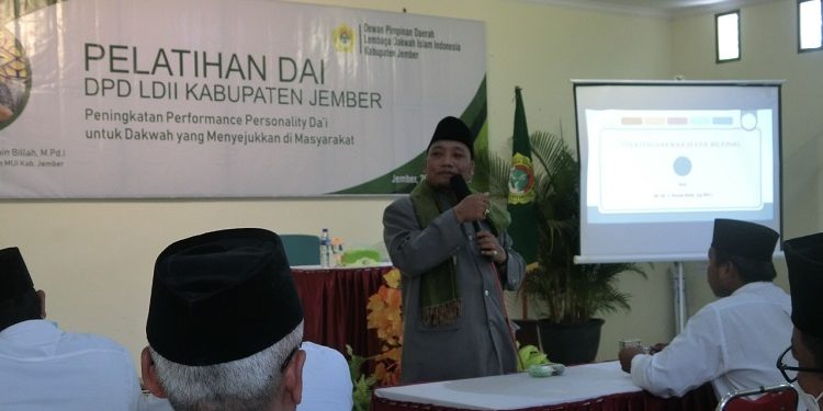 LDII Jember menggelar Pelatihan Dai di Aula Serbaguna Al Manshurin, Sabtu (20/8). Pelatihan Dai mengusung tema “Peningkatan Performance Personality Dai untuk Dakwah yang Menyejukkan di Masyarakat”. Dok: LDII Jember.