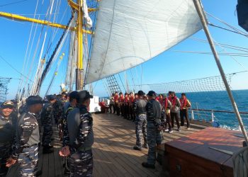 Sako SPN dari SMA Budi Utomo Gadingmangu, Jombang, Jawa Timur, yang tergabung dalam Saka Bahari ditunjuk TNI Angkatan Laut atau TNI AL, untuk mengikuti Pelayaran Kebangsaan Kebaharian pada Selasa (19/7).