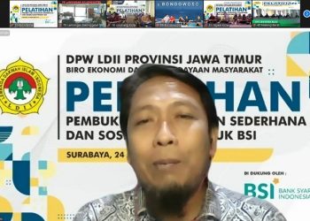 Financing Review Manager PT Bank Syariah Indonesia (BSI) Ady Purwanto dalam acara webinar “Pelatihan Pembukuan Keuangan Sederhana dan Sosialisasi Produk BSI” yang diadakan DPW LDII Jawa Timur, Sabtu (24/9). Webinar diikuti oleh 69 titik studio mini di tingkat PC LDII se-Jawa Timur.