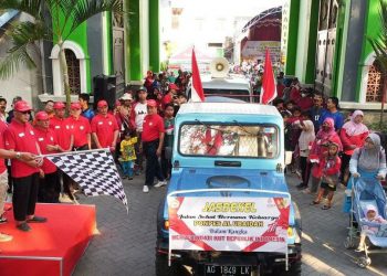 Pembukaan Jalan Sehat Bersama Keluarga (Jasbekel) Pondok Pesantren Al Ubaidah Kertosono. Foto: LINES.