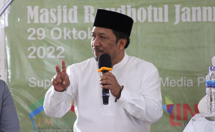 Ketua MUI Kota Batu KH Nurbani Yusuf saat mengisi tausyiah Pengajian Akbar Ukhuwah Islamiyah LDII Kota Malang di Masjid Roudhotul Jannah, Sabtu (29/10). Dok: LINES.
