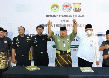 Pada rangkaian acara Rakernas Persinas ASAD 2022, dilakukan penandatanganan MoU antara LDII, PERSINAS ASAD dan PP Senkom mengenai pembinaan karakter generasi muda (11/10). Foto: LINES.