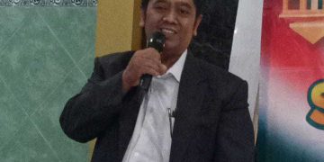 Ustaz Amir Mahmud salah satu mubaligh LDII pada tausyiah safari shalat subuh berjamaah di Masjid An-Nur, Jalan Empunala, Kota Mojokerto, Minggu (30/10). Dok: LINES.