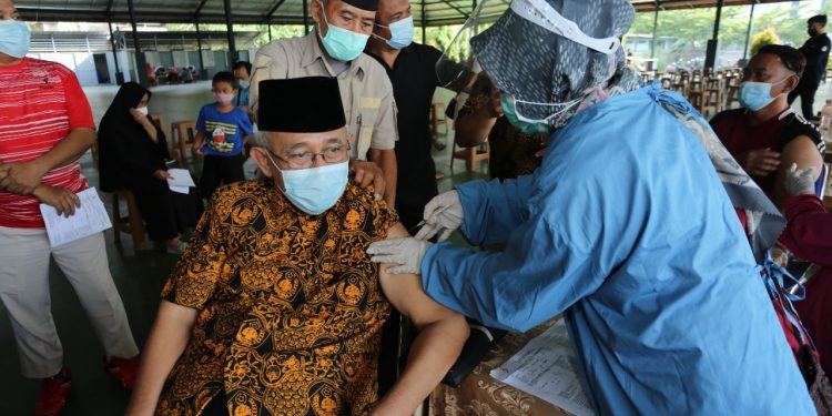 Ketua Umum DPP LDII KH Chriswanto Santoso mengimbau masyarakat perlu meningkatkan kewaspadaan karena pandemi Covid-19 belum reda. Dok: LINES.