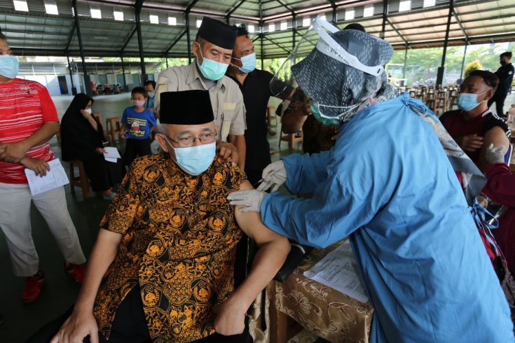 Ketua Umum DPP LDII KH Chriswanto Santoso mengimbau masyarakat perlu meningkatkan kewaspadaan karena pandemi Covid-19 belum reda. Dok: LINES.