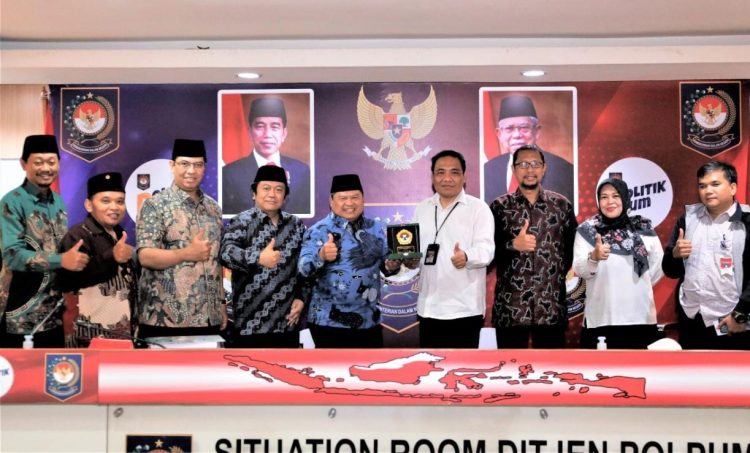 DPP LDII beraudiensi dengan Direktorat Jenderal Politik dan Pemerintahan Umum (Polpum) Kementerian Dalam Negeri (Kemendagri), Rabu (9/11). Dok: LINES.