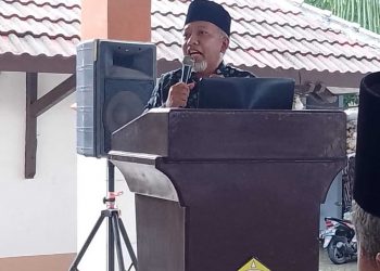 Ketua DPD LDII Gresik KH. Abdul Muiz Zuhri sekaligus sebagai anggota FKUB menjelaskan tentang pentingnya menjaga kerukunan umat beragama, , Kamis (24/11). Dok: LINES.