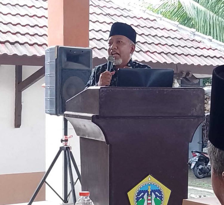 Ketua DPD LDII Gresik KH. Abdul Muiz Zuhri sekaligus sebagai anggota FKUB menjelaskan tentang pentingnya menjaga kerukunan umat beragama, , Kamis (24/11). Dok: LINES.