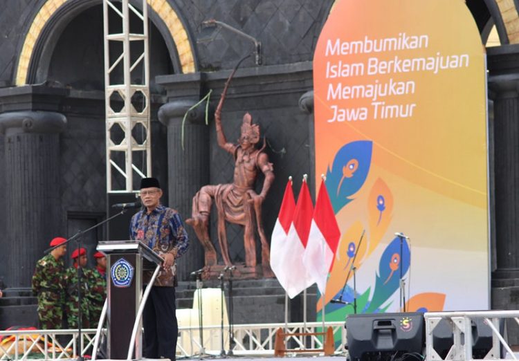 Ketua Umum Pimpinan Pusat Muhammadiyah KH Haedar Nashir membuka Musywil ke-16 Muhammadiyah Jawa Timur yang diselenggarakan di Alun-Alun Ponorogo, Sabtu (24/12). Dok: LINES.