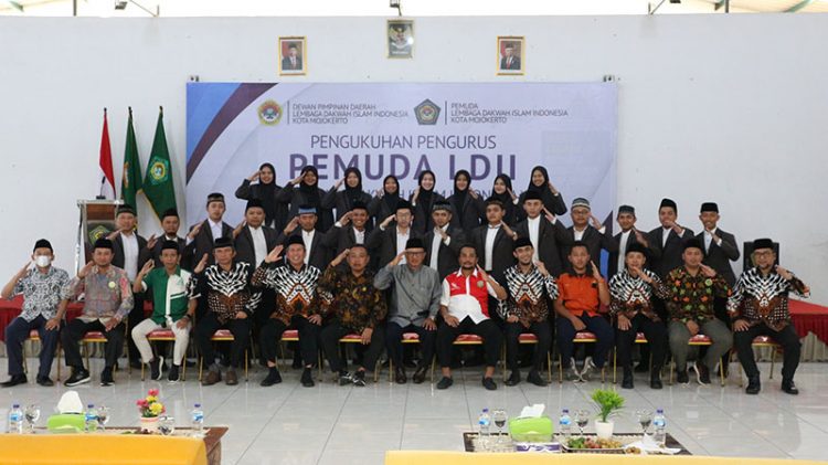 Pelantikan pengurus Pemuda LDII masa bakti 2022-2026 di Gedung Serbaguna Budi Utomo, Surodinawan, Sabtu (24/12). Dok: LINES.