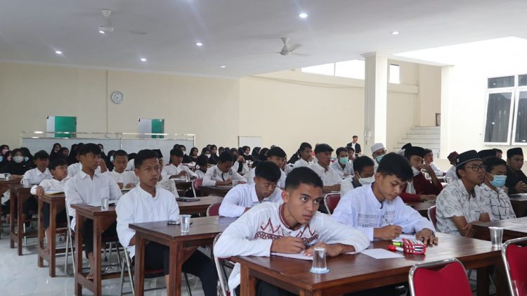 Jaksa Masuk Pesantren, Kejari Jember Gandeng LDII Kenalkan Hukum pada Santri