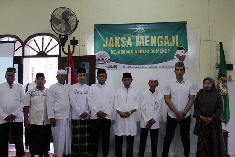 Mengawali tahun 2023, DPD LDII Kabupaten Sumenep menggandeng Kejaksaan Negeri (Kejari) mengadakan kegiatan pertamanya “Jaksa Mengaji dan Jaksa Menjawab" di Masjid Al Hadi, Paberasan, Minggu (15/1). Dok: LINES.