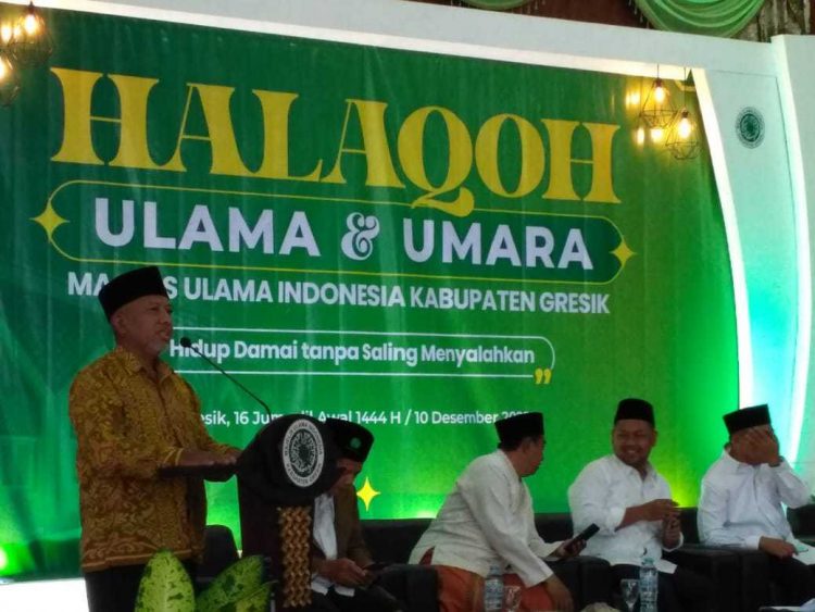 Majelis Ulama Indonesia (MUI) Kabupaten Gresik, menggelar "Halaqah Ulama dan Umara" bertempat di aula Masjid Agung Gresik (MAG), Sabtu (10/12). Foto: LINES.
