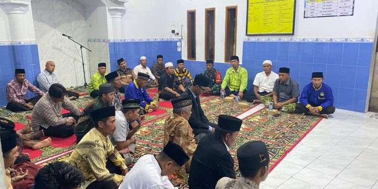 Ketua DPD LDII Jember H Akhmad Malik Afandi telah menginstruksikan kepada seluruh PC LDII di Jember untuk mengadakan pengajian akhir tahun di masjid dengan mengundang MUI atau Muspika sebagai penasihat, Sabtu (31/12). Dok: LINES.