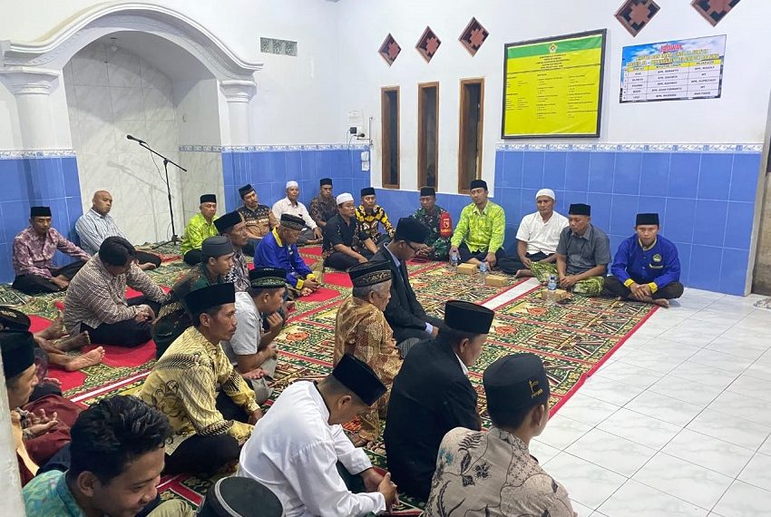 Ketua DPD LDII Jember H Akhmad Malik Afandi telah menginstruksikan kepada seluruh PC LDII di Jember untuk mengadakan pengajian akhir tahun di masjid dengan mengundang MUI atau Muspika sebagai penasihat, Sabtu (31/12). Dok: LINES.