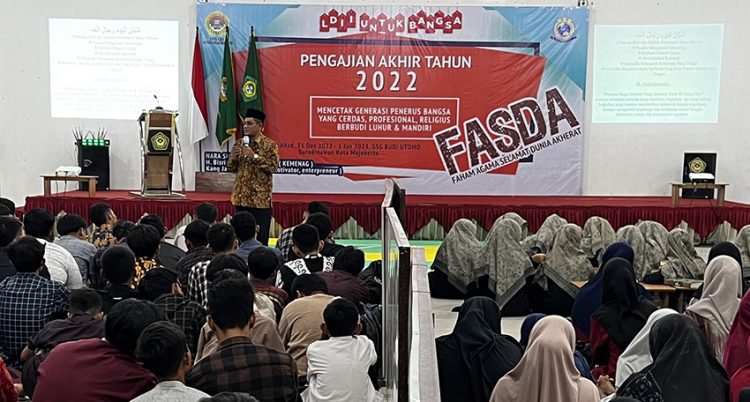 LDII Kota Mojokerto menggelar pengajian akhir tahun, Sabtu (31/12). Pengajian tersebut untuk memebntengi generasi muda dari pengaruh negatif pada perayaan malam pergantian tahun. Dok: LINES.