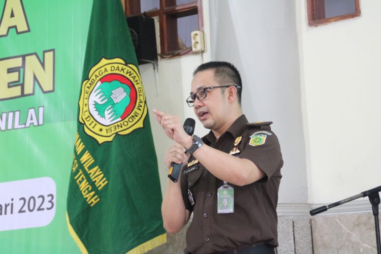 Kejaksaan Tinggi (Kejati) Sulteng menggelar penyuluhan hukum program Jaksa Masuk Pesantren, Kamis (23/2) di Ponpes Shirotol Mustaqim, Palu.
