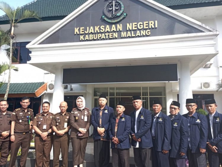 Kepala Kejaksaan Negeri (Kajari) Kabupaten Malang Diah Yuliastuti menerima kunjungan pengurus DPD LDII Kabupaten Malang, Kamis (12/1). Dok: LINES.
