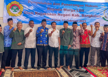 Kejaksaan Negeri (Kejari) Bangkalan membekali penyuluhan hukum dan penerangan hukum pada Warga dan Pengurus DPD LDII Bangkalan di Aula Junok, Bangkalan, pada Jumat (17/02). Dok: LINES.