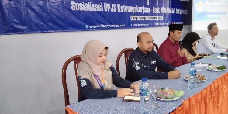 Bank Muamalat Kancab Kabupaten Banyuwangi menyosialisasikan pembiayaan dan tabungan haji pada generasi muda, Sabtu (21/1). Dok: LINES.
