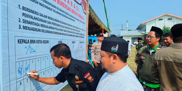 Apel Kebangsaan dan Deklarasi Anti Narkoba oleh Kelurahan Burengan dan GP Ansor di Burengan Sport Center & Culinary Burengan pada (19/3).