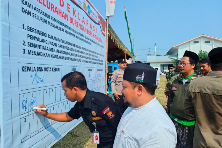 Apel Kebangsaan dan Deklarasi Anti Narkoba oleh Kelurahan Burengan dan GP Ansor di Burengan Sport Center & Culinary Burengan pada (19/3).
