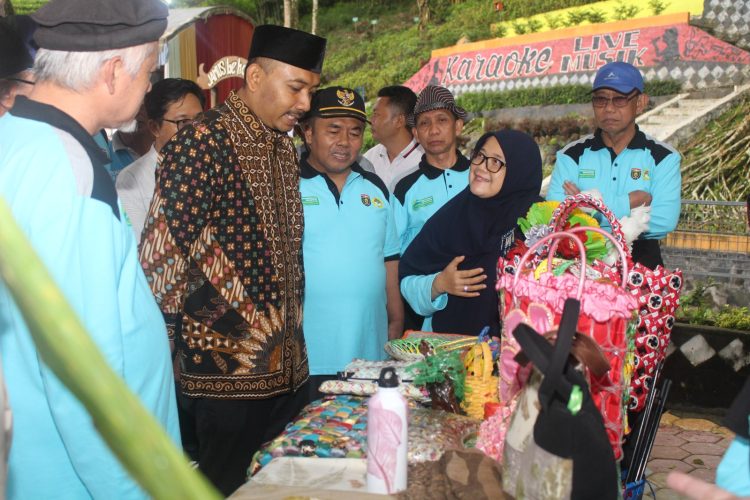 DPP LDII memperingati Hari Peduli Sampah Nasional (HPSN) 2023 dengan menggelar kegiatan di Kabupaten Ngawi dan perkebunan teh Jamus pada (18/02).