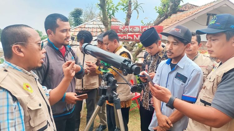 DPW LDII Jawa Timur mengikuti pelatihan rukyatul hilal di Observatorium Imah Noong, Lembang, pada Senin (20/3).